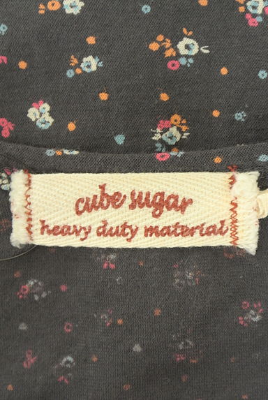 クリックで大画像表示 CUBE SUGAR(キューブシュガー)の古着「7分袖小花柄カーディガン(カットソー・プルオーバー)」大画像6へ