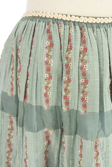 Lois CRAYON（ロイスクレヨン）の古着「花刺繍膝丈フレアスカート（スカート）」大画像４へ