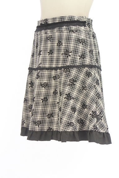 クリックで大画像表示 axes femme(アクシーズファム)の古着「チェック×フロッキーバラ柄ミニスカート(ミニスカート)」大画像3へ