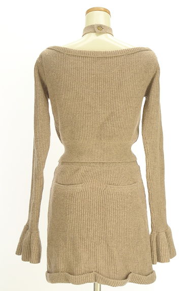 クリックで大画像表示 ANDMARY(アンドマリー)の古着「ショートニットトップス×ミニスカート セットアップ(セットアップ(ジャケット+スカート))」大画像2へ