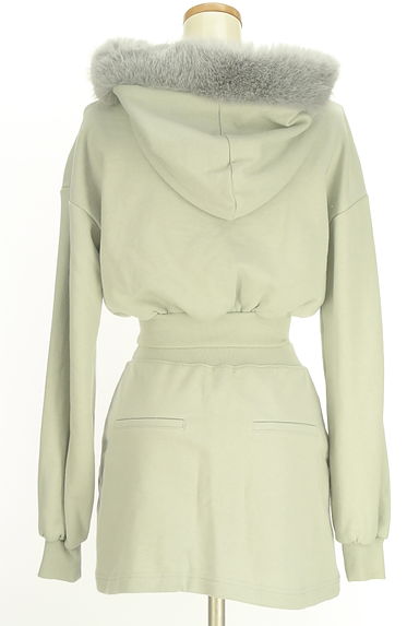 クリックで大画像表示 Darich(ダーリッチ)の古着「ジップアップスウェットパーカー×ミニスカート セットアップ(セットアップ(ジャケット+スカート))」大画像2へ