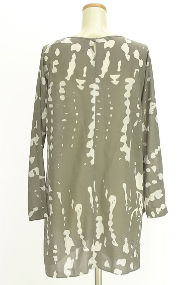 HIROKO KOSHINO（ヒロココシノ）の古着「総柄シフォンカットソー（カットソー・プルオーバー）」大画像２へ