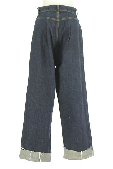 MOUSSY（マウジー）の古着「カットオフタックワイドデニム（デニムパンツ）」大画像２へ