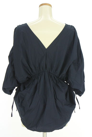 MOUSSY（マウジー）の古着「背中Vネックギャザーカットソー（カットソー・プルオーバー）」大画像２へ