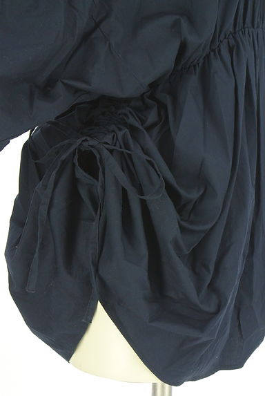 MOUSSY（マウジー）の古着「背中Vネックギャザーカットソー（カットソー・プルオーバー）」大画像４へ