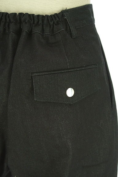 WILLFULLY（ウィルフリー）の古着「ツータックブラックデニムパンツ（デニムパンツ）」大画像４へ