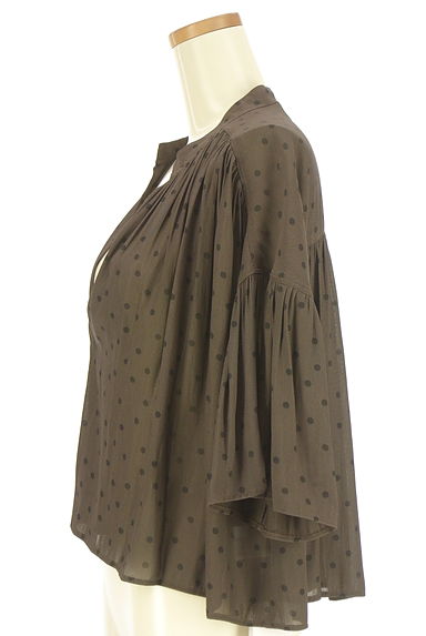 クリックで大画像表示 NOLLEY'S(ノーリーズ)の古着「ドット柄ギャザーフレアカーディガン(カーディガン・ボレロ)」大画像3へ