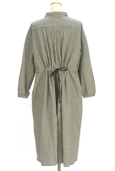 Samansa Mos2（サマンサモスモス）の古着「前後着ギンガムチェックロングシャツワンピ（ワンピース・チュニック）」大画像２へ