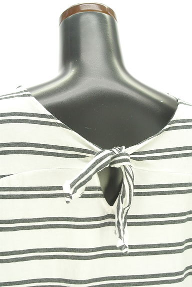 Samansa Mos2（サマンサモスモス）の古着「Samansa Mos2 blue バックリボンボーダーカット―（カットソー・プルオーバー）」大画像４へ