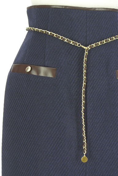 JUSGLITTY（ジャスグリッティー）の古着「チェーンベルト付きミモレスカート（ロングスカート・マキシスカート）」大画像４へ