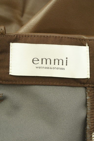 emmi atelier（エミ アトリエ）の古着「フェイクレザーハーフパンツ（ショートパンツ・ハーフパンツ）」大画像６へ