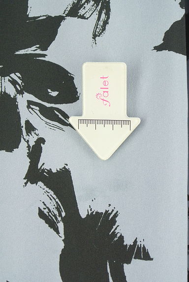 クリックで大画像表示 31 Sons de mode(トランテアン ソン ドゥ モード)の古着「花柄タックフレアスカート(スカート)」大画像5へ