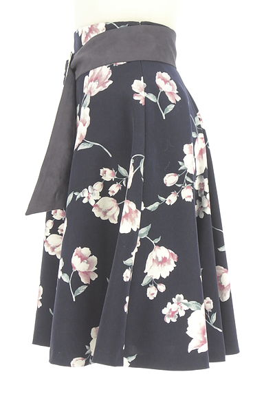 クリックで大画像表示 PROPORTION BODY DRESSING(プロポーションボディドレッシング)の古着「ベルト付き花柄膝丈スカート(スカート)」大画像3へ