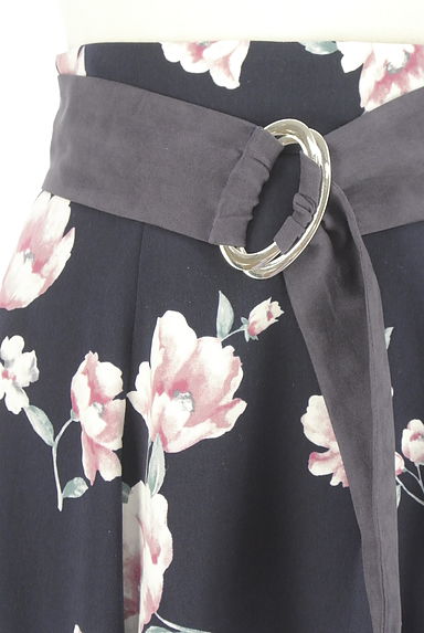 クリックで大画像表示 PROPORTION BODY DRESSING(プロポーションボディドレッシング)の古着「ベルト付き花柄膝丈スカート(スカート)」大画像4へ