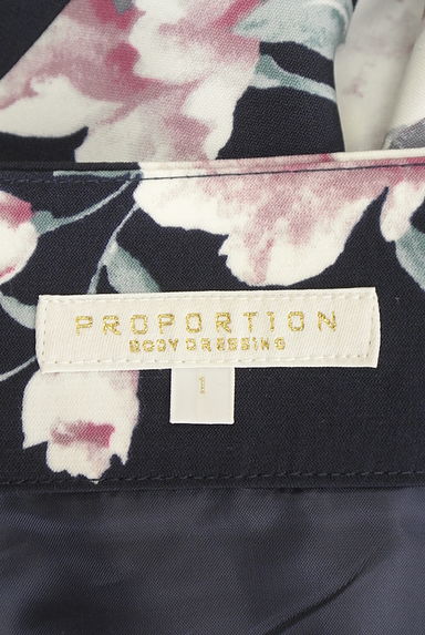 クリックで大画像表示 PROPORTION BODY DRESSING(プロポーションボディドレッシング)の古着「ベルト付き花柄膝丈スカート(スカート)」大画像6へ