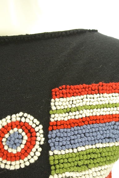 クリックで大画像表示 Sybilla(シビラ)の古着「カラフル刺繍模様ノースリニットトップス(ニット)」大画像4へ