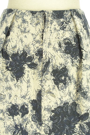 UNIVERVAL MUSE（ユニバーバルミューズ）の古着「花柄ミニスカート（ミニスカート）」大画像４へ