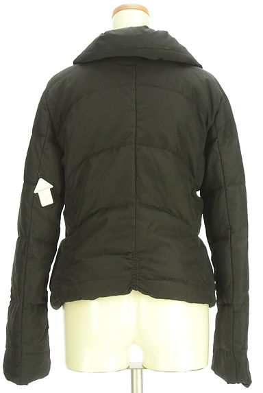 クリックで大画像表示 MAX&Co.(マックス&コー)の古着「スタンドネックショートダウンコート(ダウンジャケット・ダウンコート)」大画像4へ