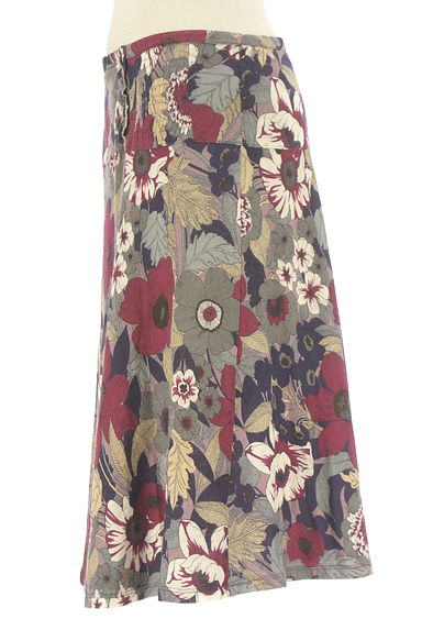 クリックで大画像表示 MAX&Co.(マックス&コー)の古着「膝丈花柄スカート(スカート)」大画像3へ