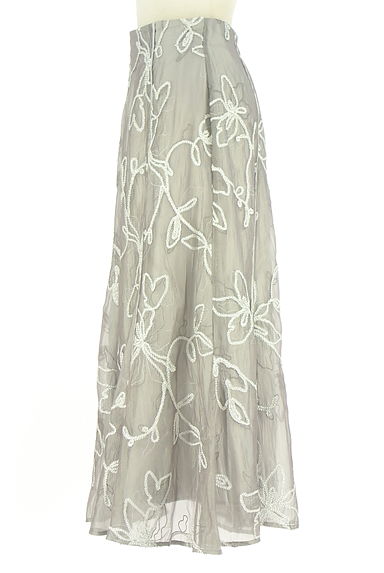 JUSGLITTY（ジャスグリッティー）の古着「花柄シアーロングフレアスカート（ロングスカート・マキシスカート）」大画像３へ