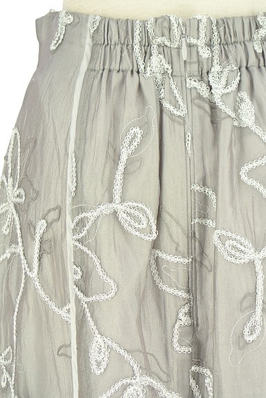 JUSGLITTY（ジャスグリッティー）の古着「花柄シアーロングフレアスカート（ロングスカート・マキシスカート）」大画像４へ