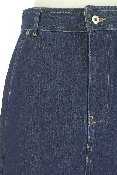 クリックで大画像表示 JUSGLITTY(ジャスグリッティー)の古着「スリットミモレデニムスカート(ロングスカート・マキシスカート)」大画像4へ