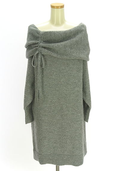 クリックで大画像表示 JUSGLITTY(ジャスグリッティー)の古着「オフショル膝丈ニットワンピース(ワンピース・チュニック)」大画像1へ