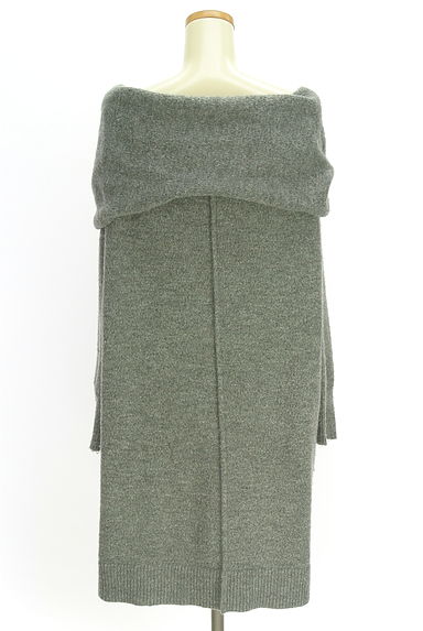 クリックで大画像表示 JUSGLITTY(ジャスグリッティー)の古着「オフショル膝丈ニットワンピース(ワンピース・チュニック)」大画像2へ