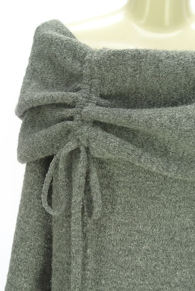 クリックで大画像表示 JUSGLITTY(ジャスグリッティー)の古着「オフショル膝丈ニットワンピース(ワンピース・チュニック)」大画像4へ