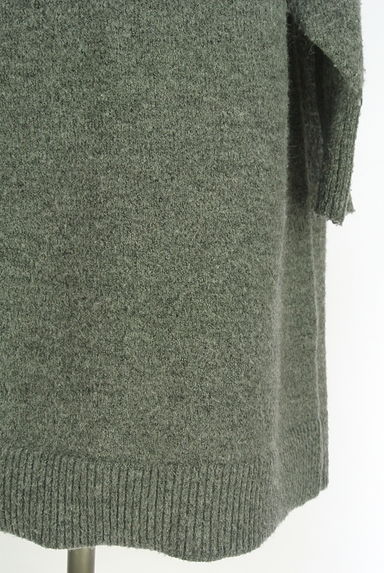 クリックで大画像表示 JUSGLITTY(ジャスグリッティー)の古着「オフショル膝丈ニットワンピース(ワンピース・チュニック)」大画像5へ