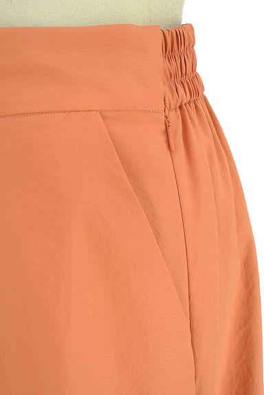 KEITH（キース）の古着「ミモレ丈タックフレアスカート（ロングスカート・マキシスカート）」大画像４へ