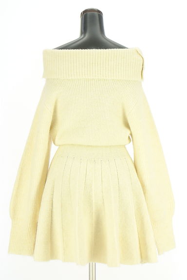 one after another NICE CLAUP（ワンアフターアナザーナイスクラップ）の古着「オフタートルネックニットワンピース（ワンピース・チュニック）」大画像２へ