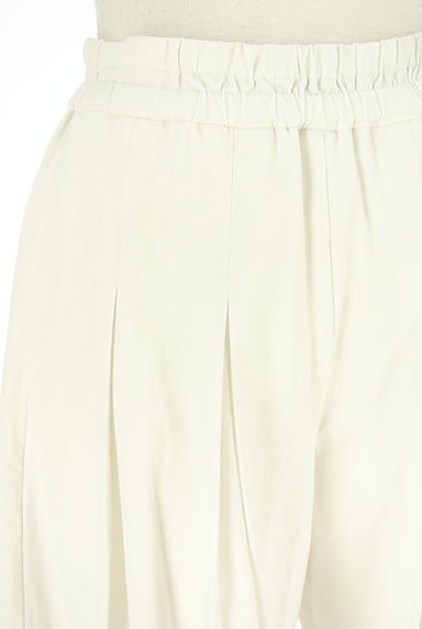 OMMO（オーエムエムオー）の古着「タック入りコクーンナイロンパンツ（パンツ）」大画像４へ