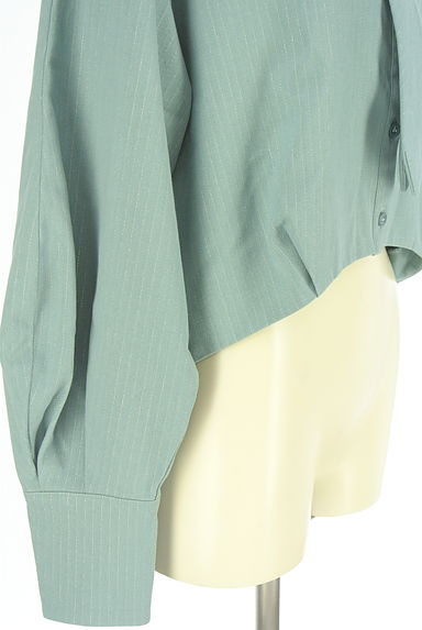 REDYAZEL（レディアゼル）の古着「ネクタイ付きラメストライプ柄シャツ（ブラウス）」大画像５へ