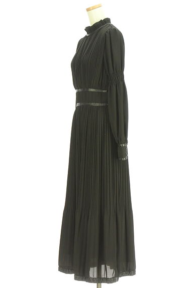 rienda（リエンダ）の古着「エコレザー切替プリーツシフォンワンピース（ワンピース・チュニック）」大画像３へ