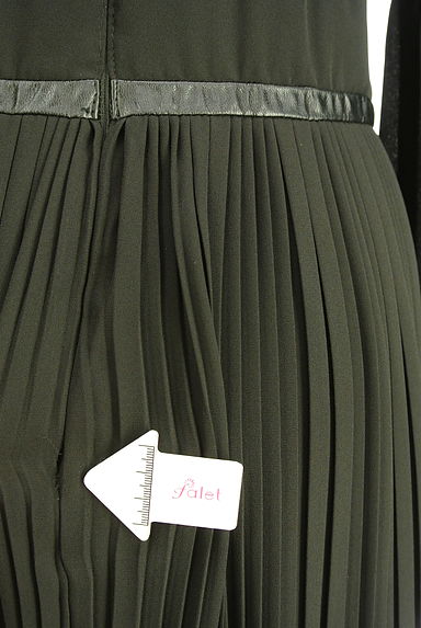 rienda（リエンダ）の古着「エコレザー切替プリーツシフォンワンピース（ワンピース・チュニック）」大画像５へ