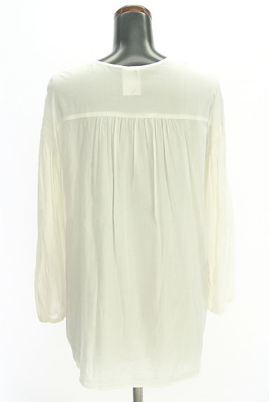 INDIVI（インディヴィ）の古着「ピンタックブラウス（ブラウス）」大画像２へ