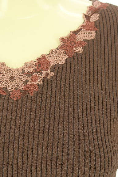 LAISSE PASSE（レッセパッセ）の古着「花刺しゅう入りリブニットトップス（ニット）」大画像４へ