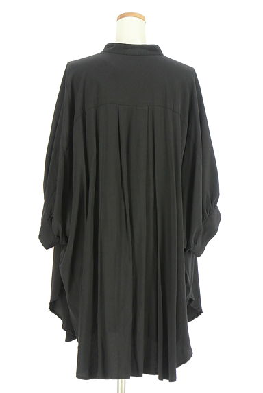 OSMOSIS（オズモーシス）の古着「loaf ドルマンワンピース（ワンピース・チュニック）」大画像２へ