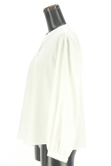 Reflect（リフレクト）の古着「ボリュームスリーブノーカラーブラウス（ブラウス）」大画像３へ