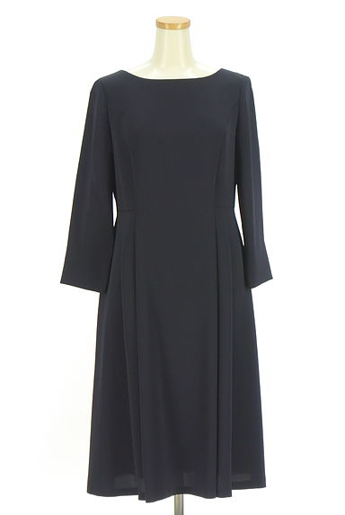 UNTITLED（アンタイトル）の古着「艶ネイビーワンピース（ワンピース・チュニック）」大画像１へ