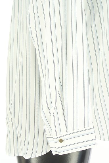 UNTITLED（アンタイトル）の古着「ストライプ柄Vネックカットソー（カットソー・プルオーバー）」大画像４へ