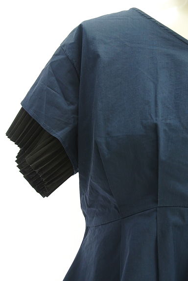 ELENDEEK（エレンディーク）の古着「レイヤード風ペプラムブラウス（カットソー・プルオーバー）」大画像４へ