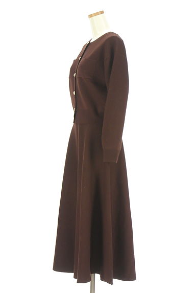 NATURAL BEAUTY BASIC（ナチュラルビューティベーシック）の古着「ニットカーディガン+ロングフレアスカート（セットアップ（ジャケット＋スカート））」大画像３へ