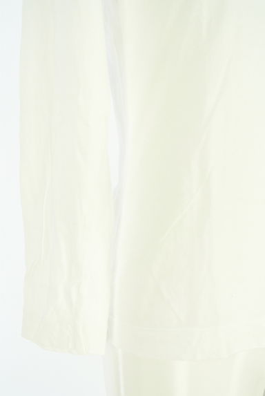 BURBERRY BLACK LABEL（バーバリーブラックレーベル）の古着「Vネック無地カットソー（Ｔシャツ）」大画像５へ