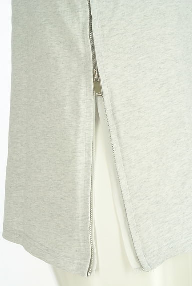 A.P.C.（アーペーセー）の古着「sacaiコラボサイドジップTシャツ（Ｔシャツ）」大画像５へ