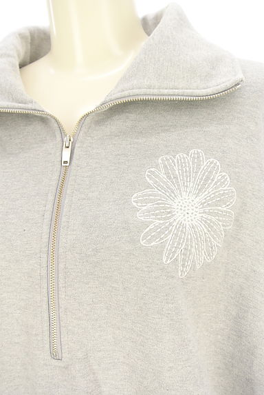 クリックで大画像表示 Mardi Mercredi(マルディメクルディ)の古着「花刺繍入り裏起毛ハーフジップスウェット(スウェット・パーカー)」大画像4へ