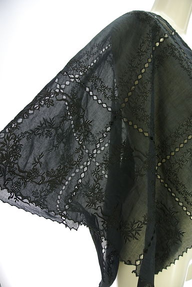 BEARDSLEY（ビアズリー）の古着「パッチワーク刺繍レースシアーカットソー（カットソー・プルオーバー）」大画像４へ