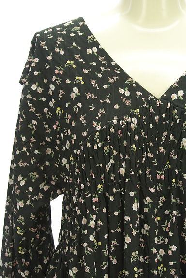 クリックで大画像表示 ROSE BUD(ローズバッド)の古着「花柄ロングワンピース(ワンピース・チュニック)」大画像4へ
