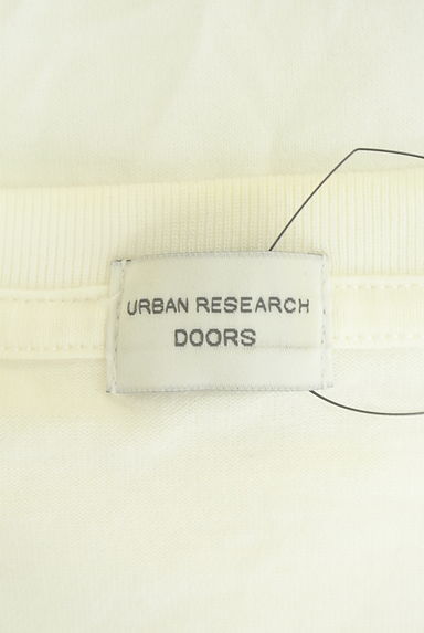 クリックで大画像表示 URBAN RESEARCH DOORS(アーバンリサーチドアーズ)の古着「クルーネック白カットソー(Tシャツ)」大画像6へ